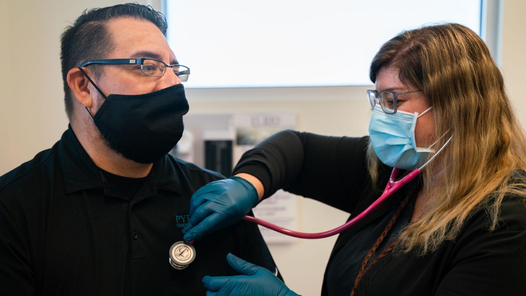 El Rio Health celebra sus 50 años con una nueva clínica en ճܳó